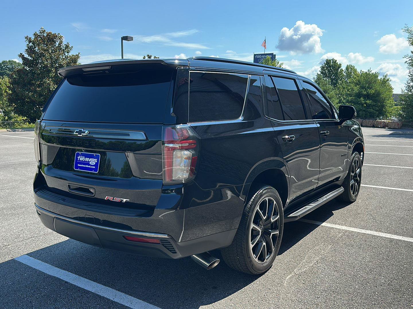 Used 2022 Chevrolet Tahoe RST w/ Luxury Package AWD/4WD image 5