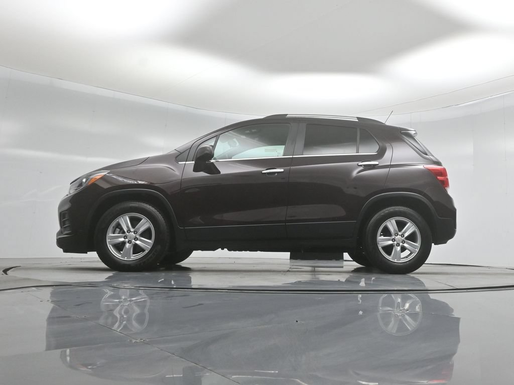 Used 2020 Chevrolet Trax LT w/ LT Convenience Package FWD image 8