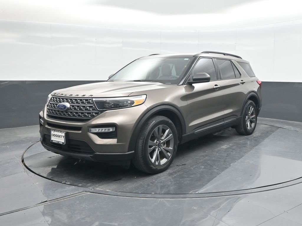 Certified 2021 Ford Explorer XLT w/ Equipment Group 202A image 2