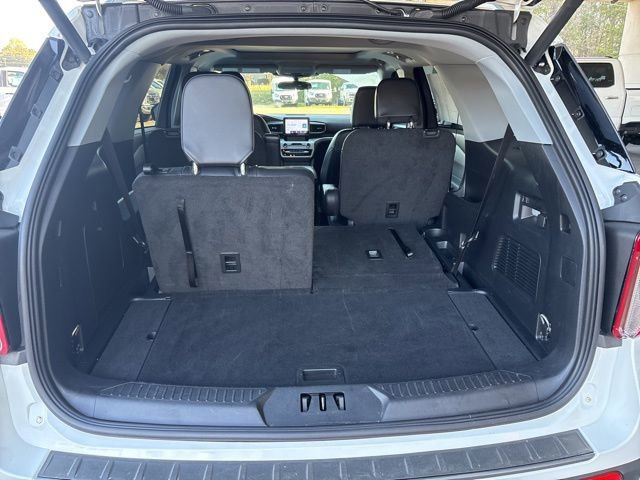 Certified 2023 Ford Explorer XLT w/ Equipment Group 202A image 10