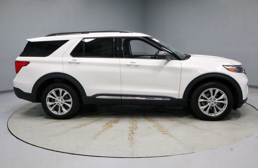 Certified 2023 Ford Explorer XLT w/ Equipment Group 202A AWD/4WD image 12