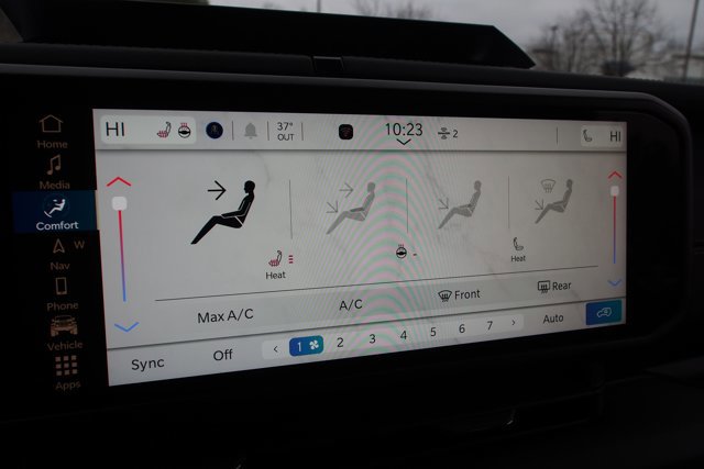 Used 2024 Jeep Wrangler Unlimited Sahara w/ Technology Group image 28