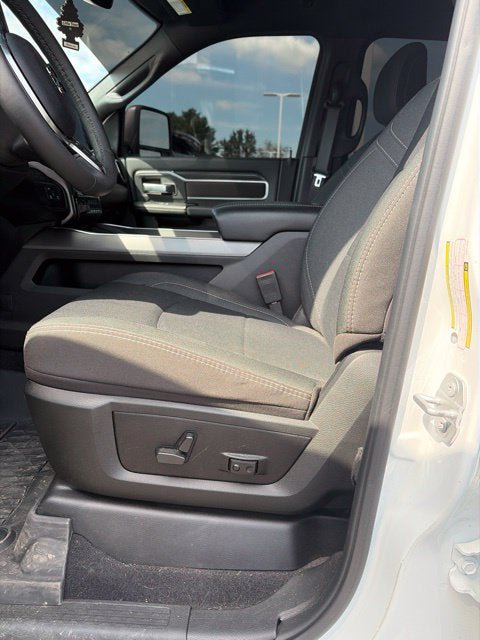 Used 2025 RAM 2500 Big Horn AWD/4WD image 26