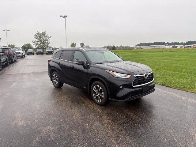 Used 2026 Toyota Highlander XLE AWD/4WD image 2