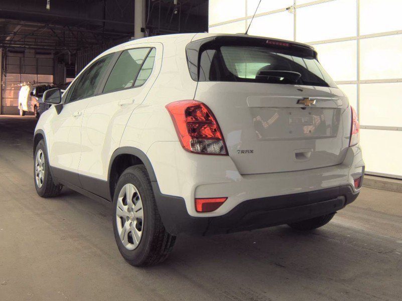 Used 2018 Chevrolet Trax LS image 2