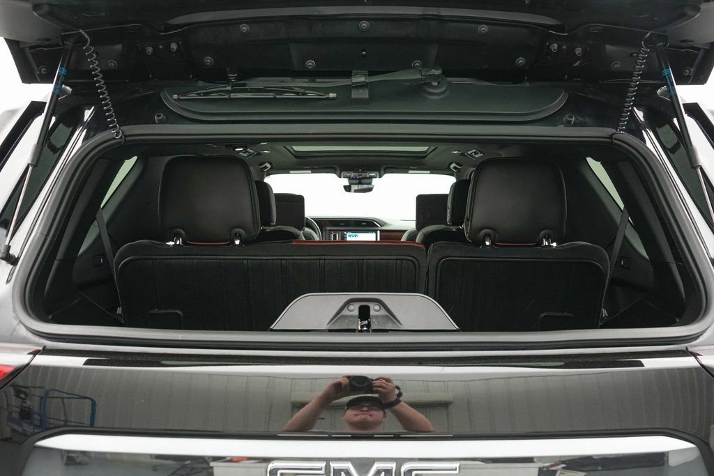 Used 2024 GMC Yukon Denali Ultimate image 24