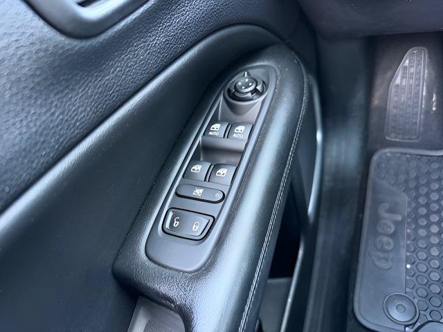 Used 2021 Jeep Compass Latitude AWD/4WD image 16