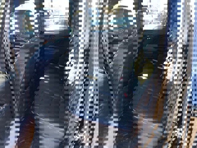 Used 2023 GMC Canyon Denali image 9