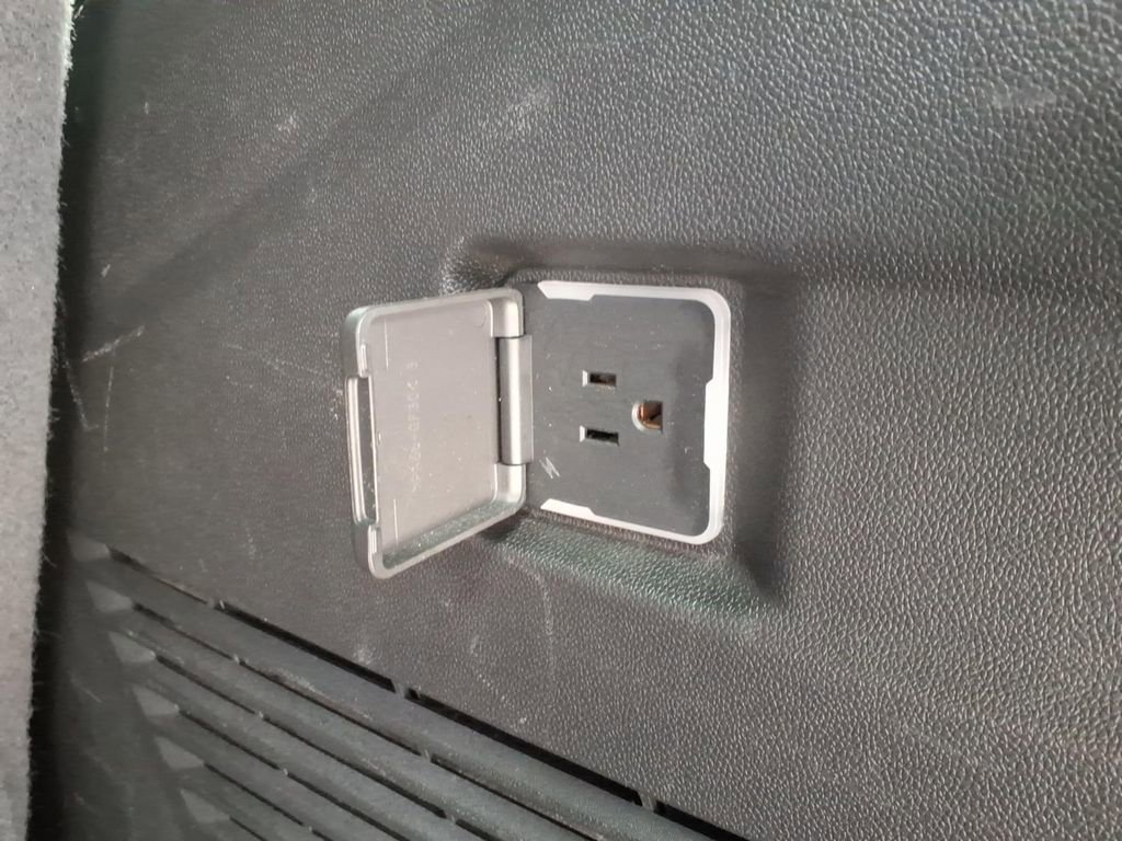 Used 2024 Chevrolet Tahoe LT image 18