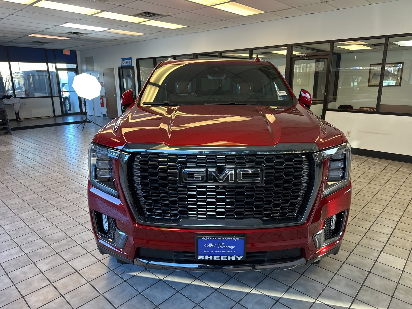 Used 2024 GMC Yukon Denali Ultimate w/ LPO, Floor Liner Package image 4