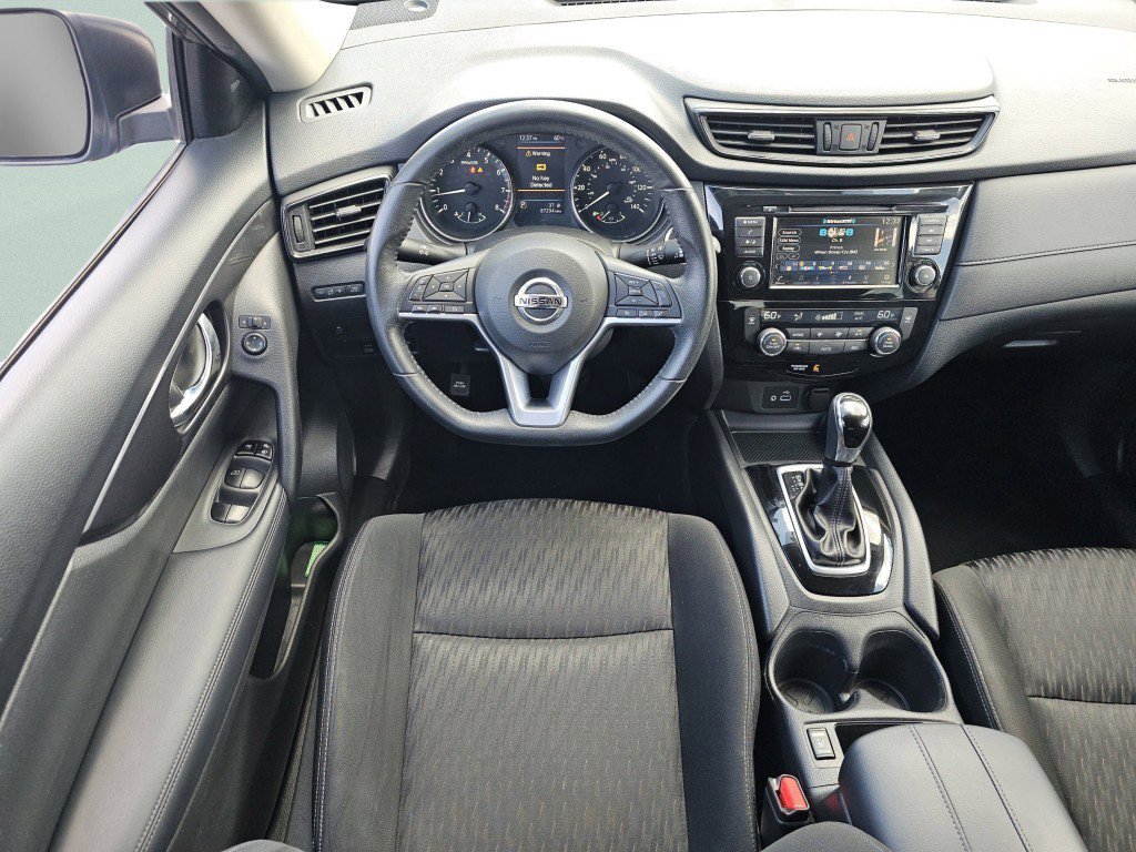 Used 2018 Nissan Rogue SV AWD/4WD image 4