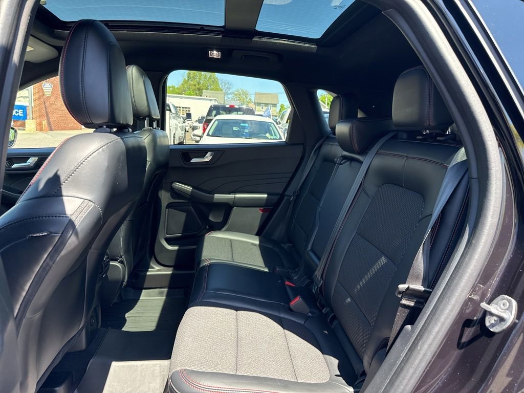 Certified 2023 Ford Escape ST-Line w/ Tech Pack #1 AWD/4WD image 16