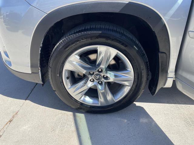 Used 2018 Toyota Highlander Limited w/ Protection Package #3 AWD/4WD image 10