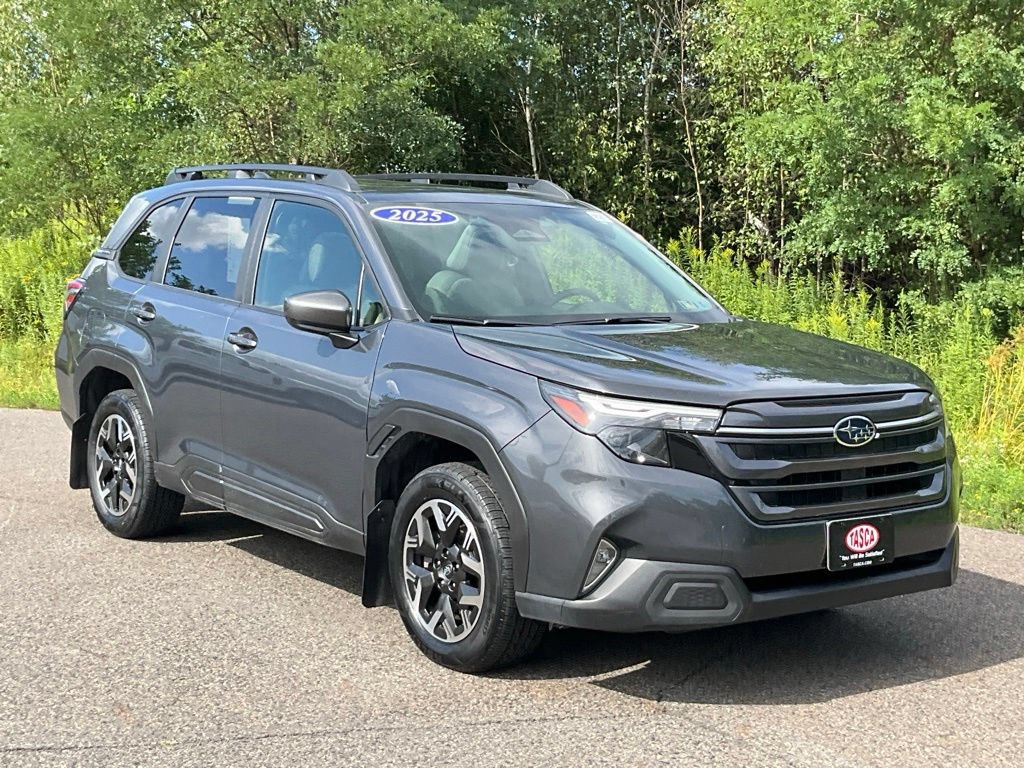 Used 2025 Subaru Forester Premium AWD/4WD image 1