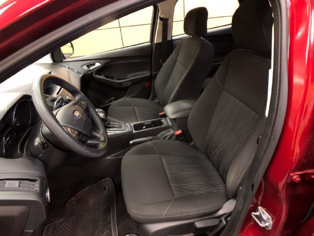 Certified 2017 Ford Focus SE FWD image 10