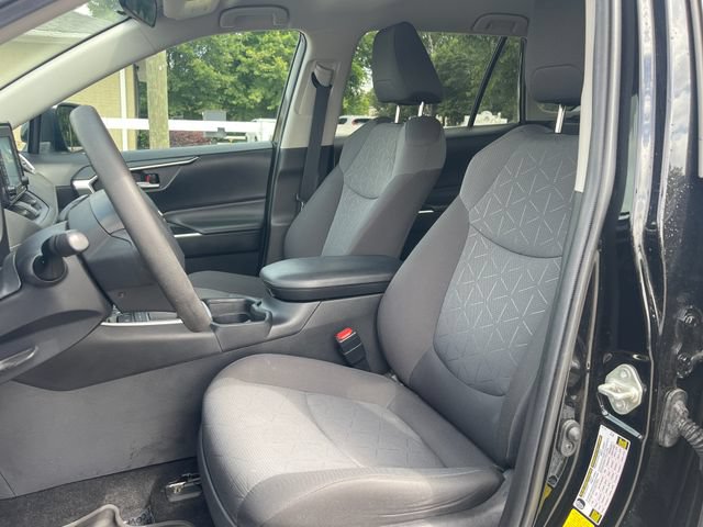 Used 2020 Toyota RAV4 XLE FWD image 13