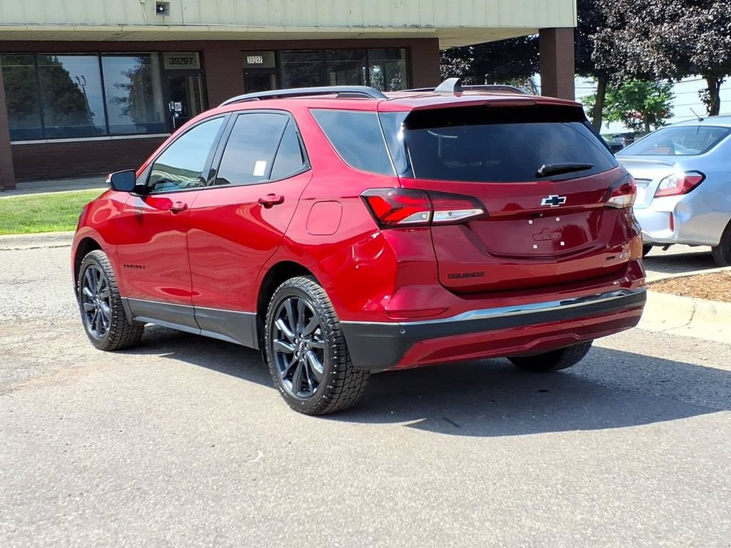 Used 2022 Chevrolet Equinox RS w/ RS Leather Package AWD/4WD image 3