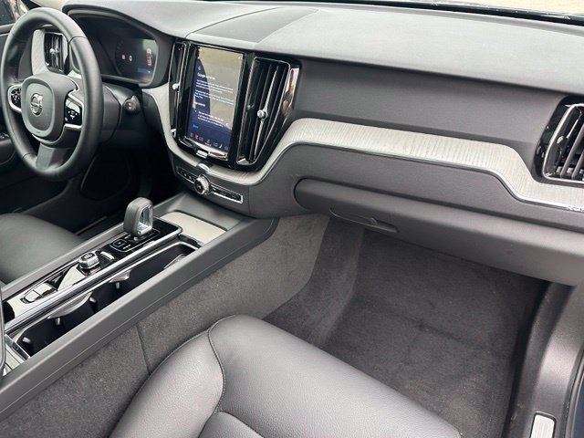Used 2025 Volvo XC60 B5 Plus AWD/4WD image 12