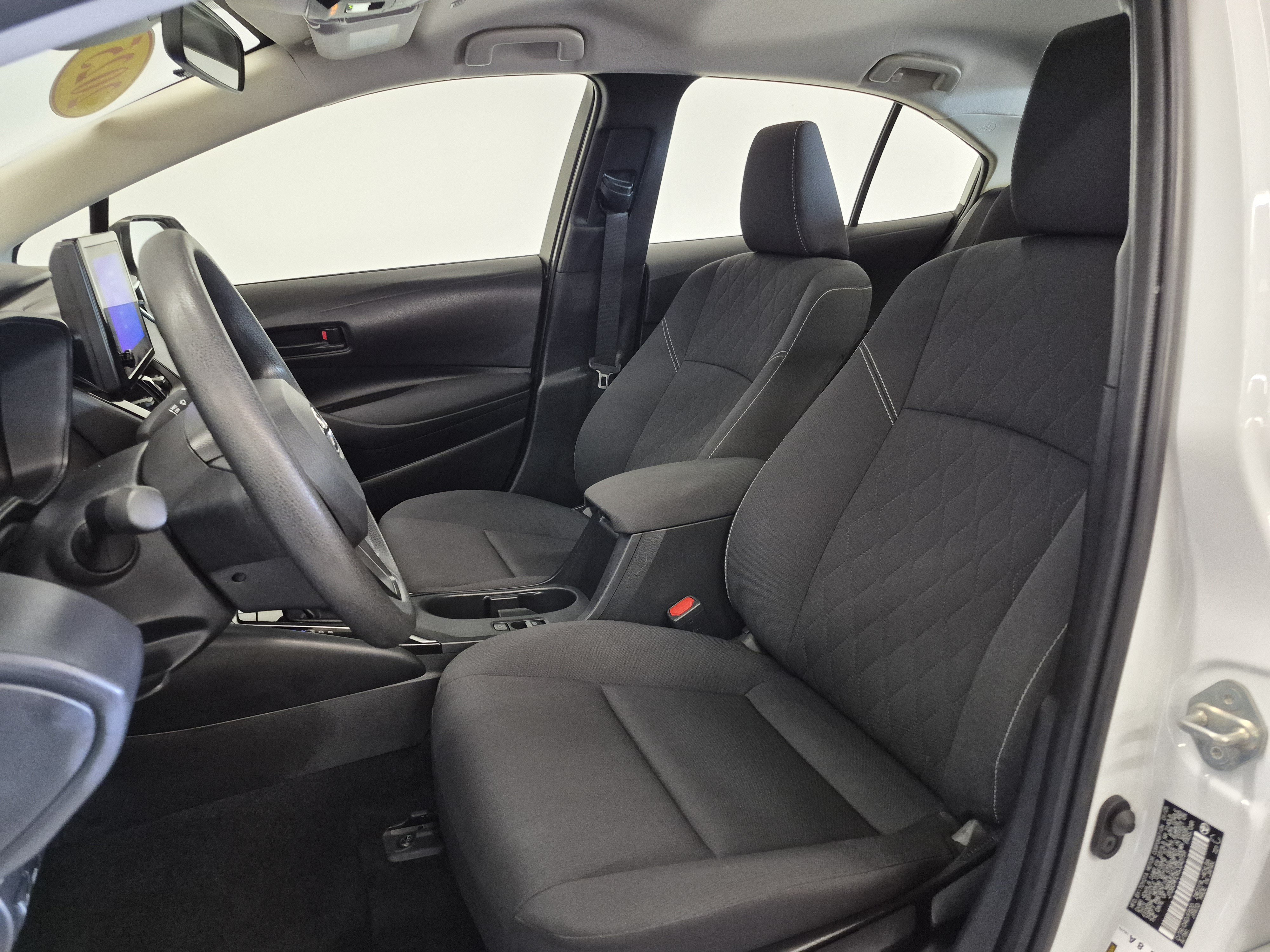 Used 2025 Toyota Corolla LE FWD image 11