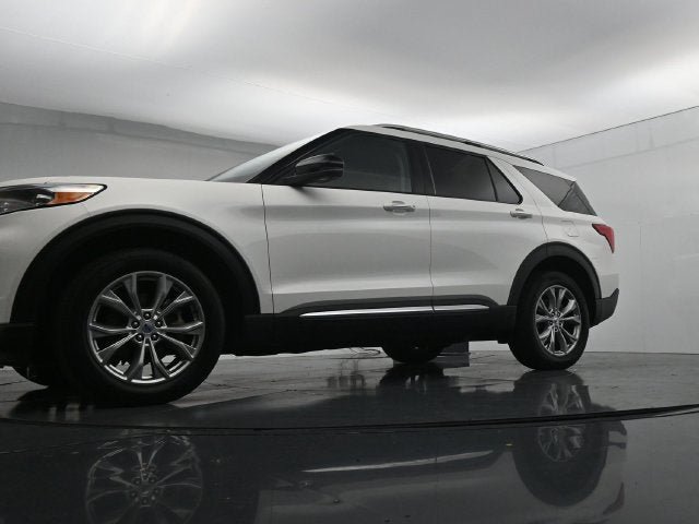 Certified 2023 Ford Explorer Limited w/ Limited Technology Package AWD/4WD image 38