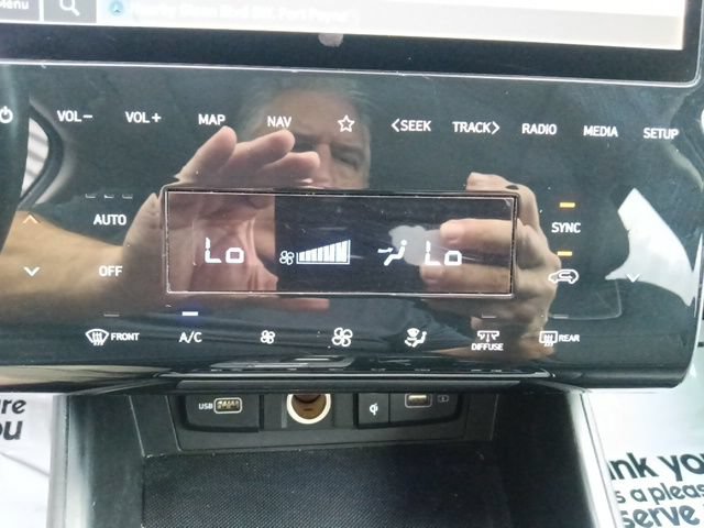 Used 2022 Hyundai Tucson Limited w/ Cargo Package FWD image 25