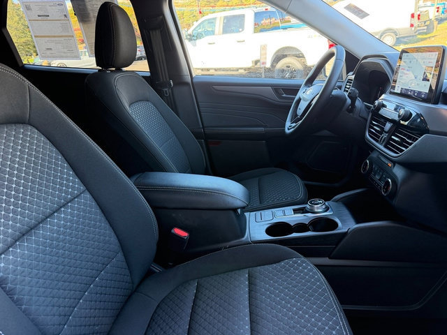 Certified 2023 Ford Escape Active AWD/4WD image 10