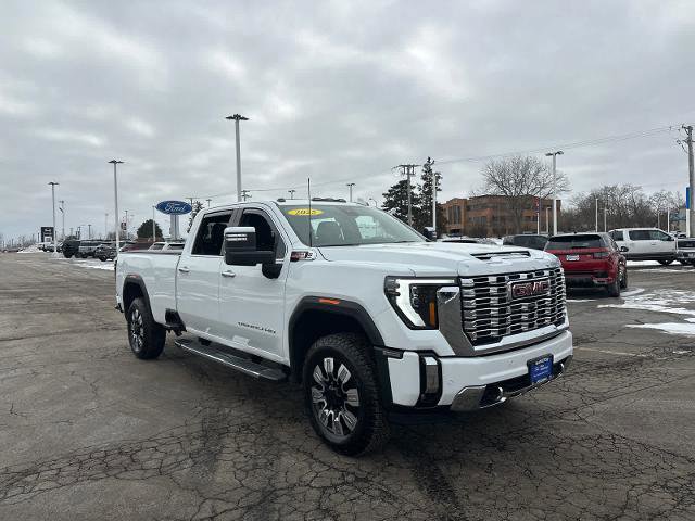 Used 2025 GMC Sierra 3500 Denali w/ Denali Reserve Package image 9