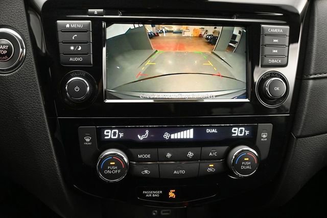 Used 2020 Nissan Rogue SV FWD image 16