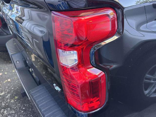Used 2020 Chevrolet Silverado 1500 LT AWD/4WD image 7