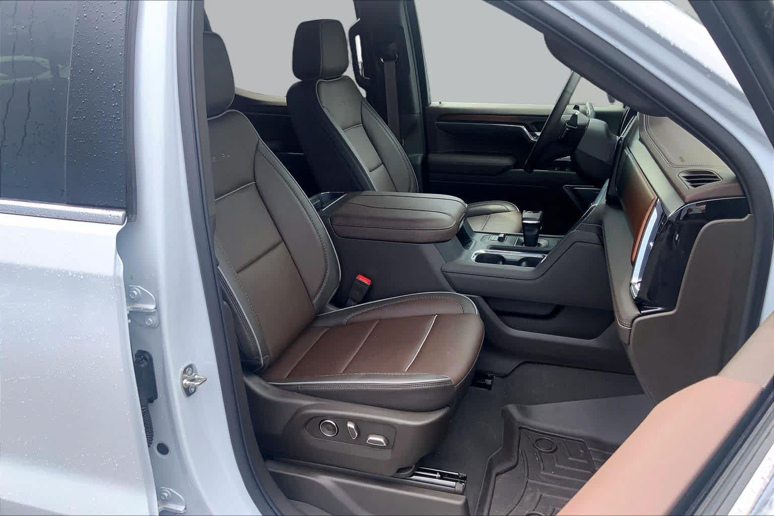 Used 2026 GMC Sierra 1500 Denali w/ Denali Reserve Package AWD/4WD image 9