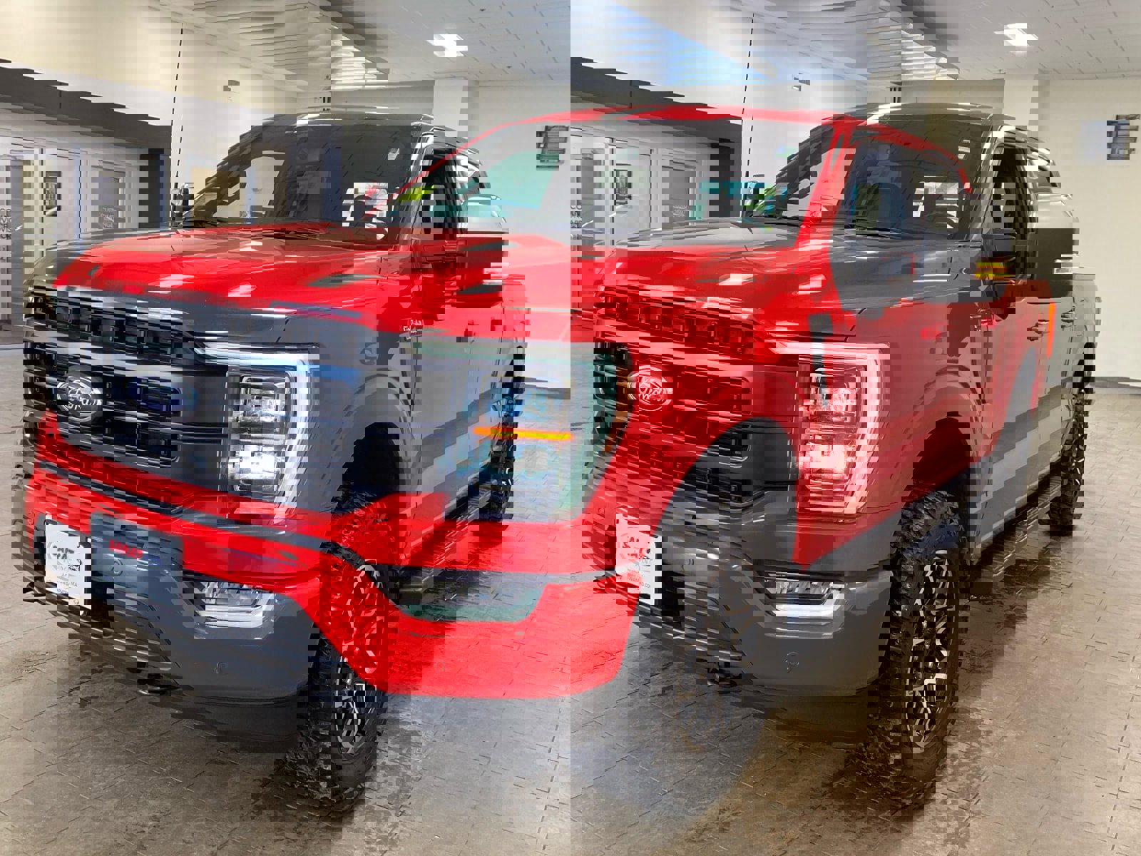 Certified 2022 Ford F150 Lariat w/ Equipment Group 502A High image 4