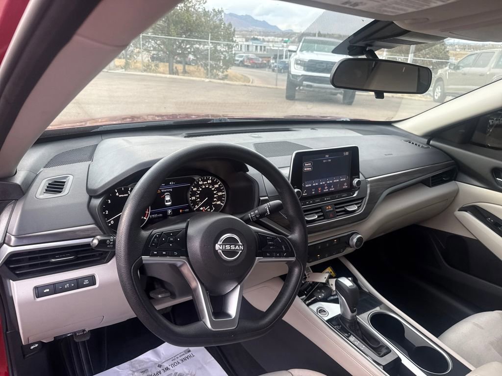 Used 2023 Nissan Altima 2.5 SV image 14