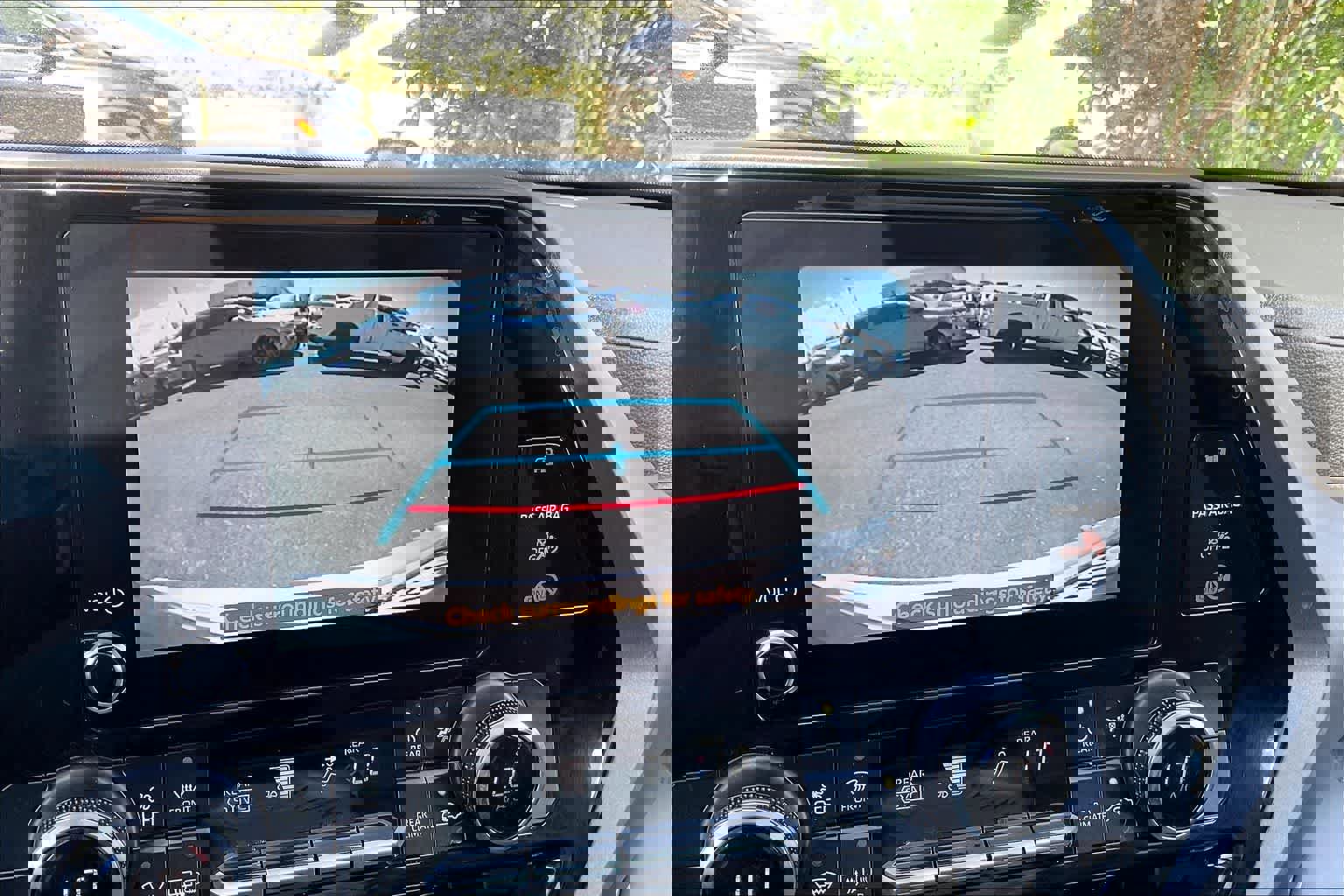 Used 2023 Toyota Highlander LE FWD image 26