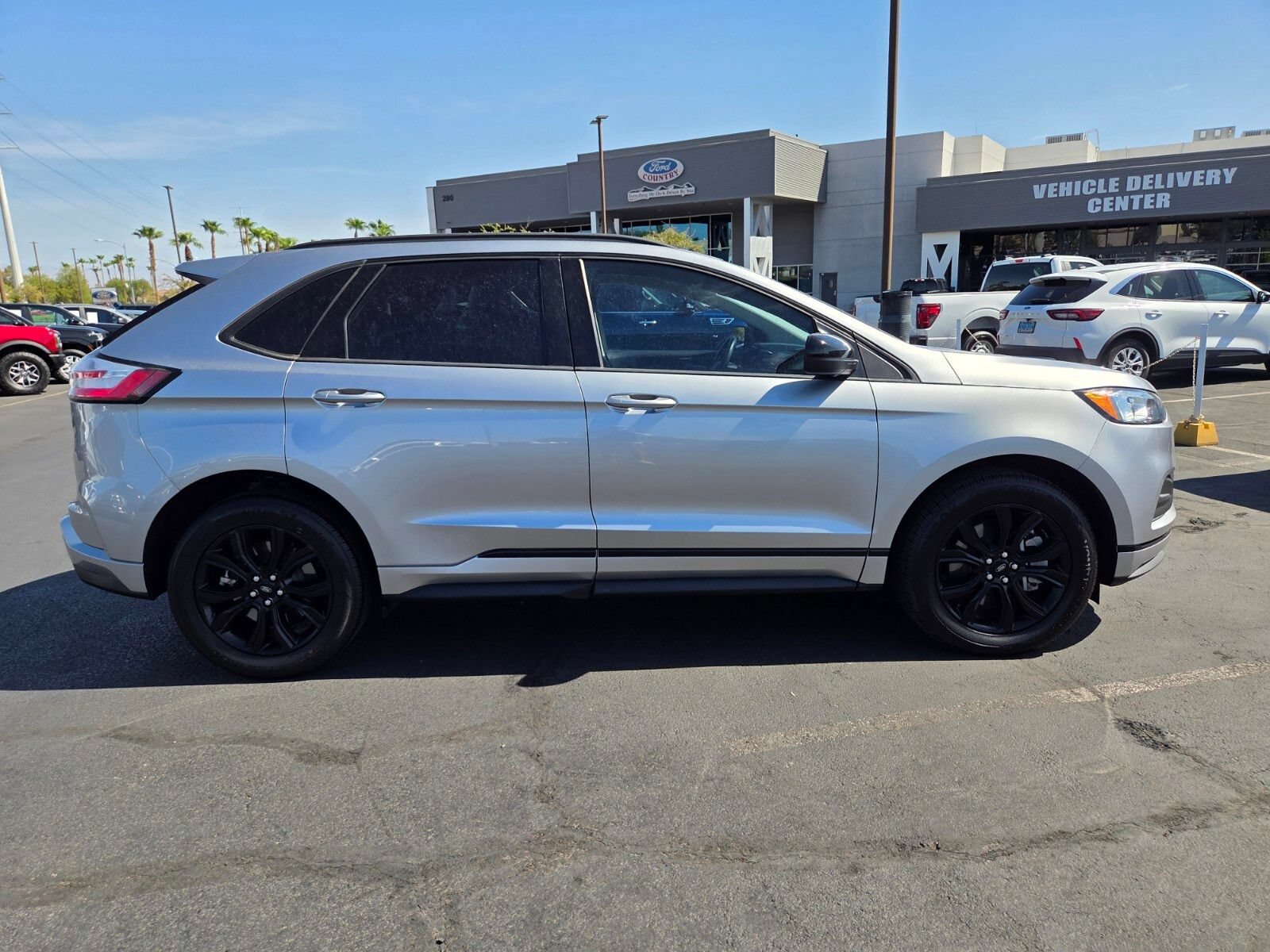 Certified 2023 Ford Edge SE w/ Black Appearance Package AWD/4WD image 7