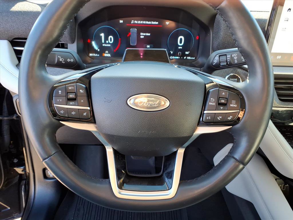 Certified 2025 Ford Explorer Platinum w/ Ultimate Package image 13