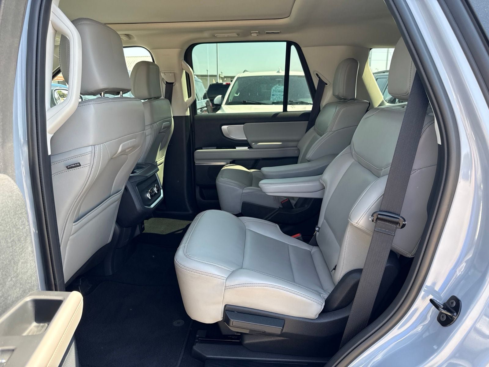 Certified 2025 Ford Expedition Active AWD/4WD image 36