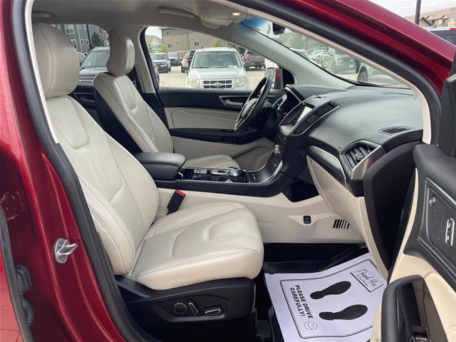 Certified 2019 Ford Edge Titanium w/ Cold Weather Package AWD/4WD image 18