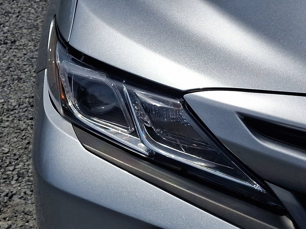 Used 2020 Toyota Camry SE FWD image 10
