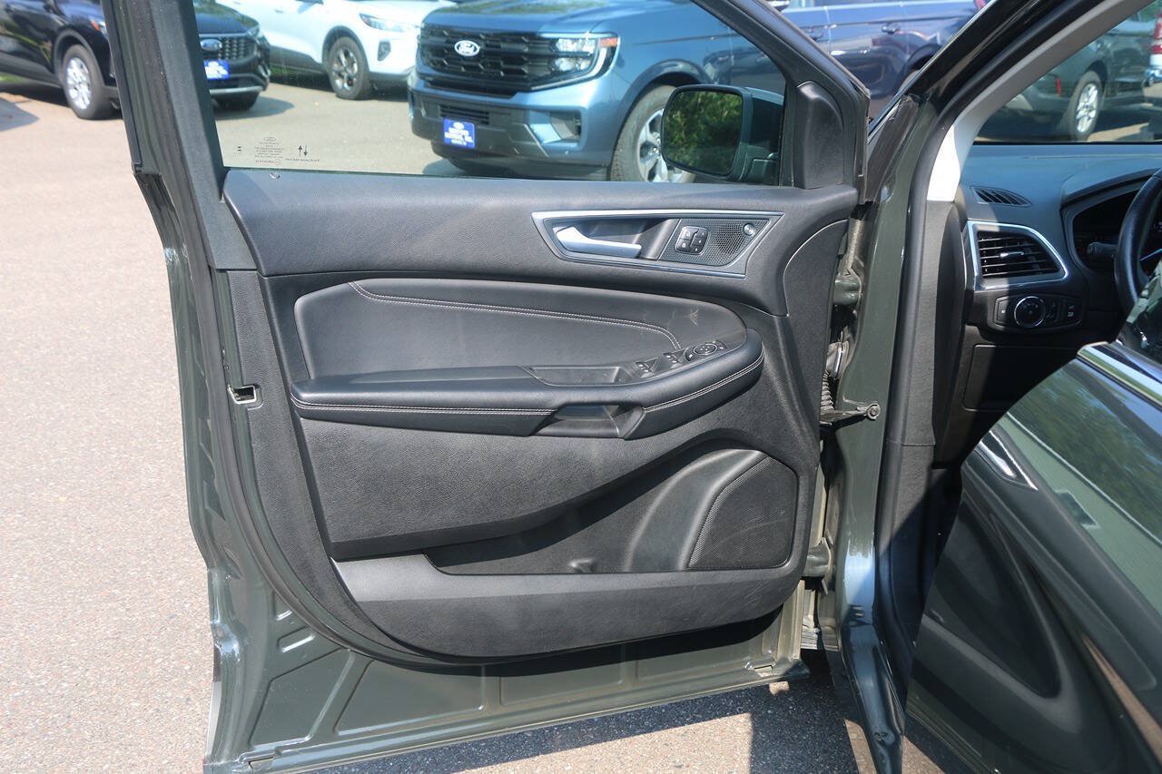Certified 2024 Ford Edge Titanium AWD/4WD image 30