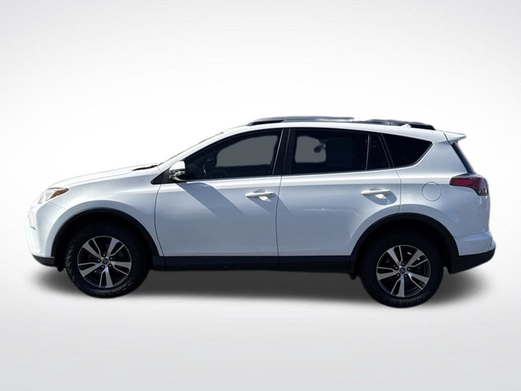 Used 2018 Toyota RAV4 XLE w/ Plus Extra Value Package AWD/4WD image 3