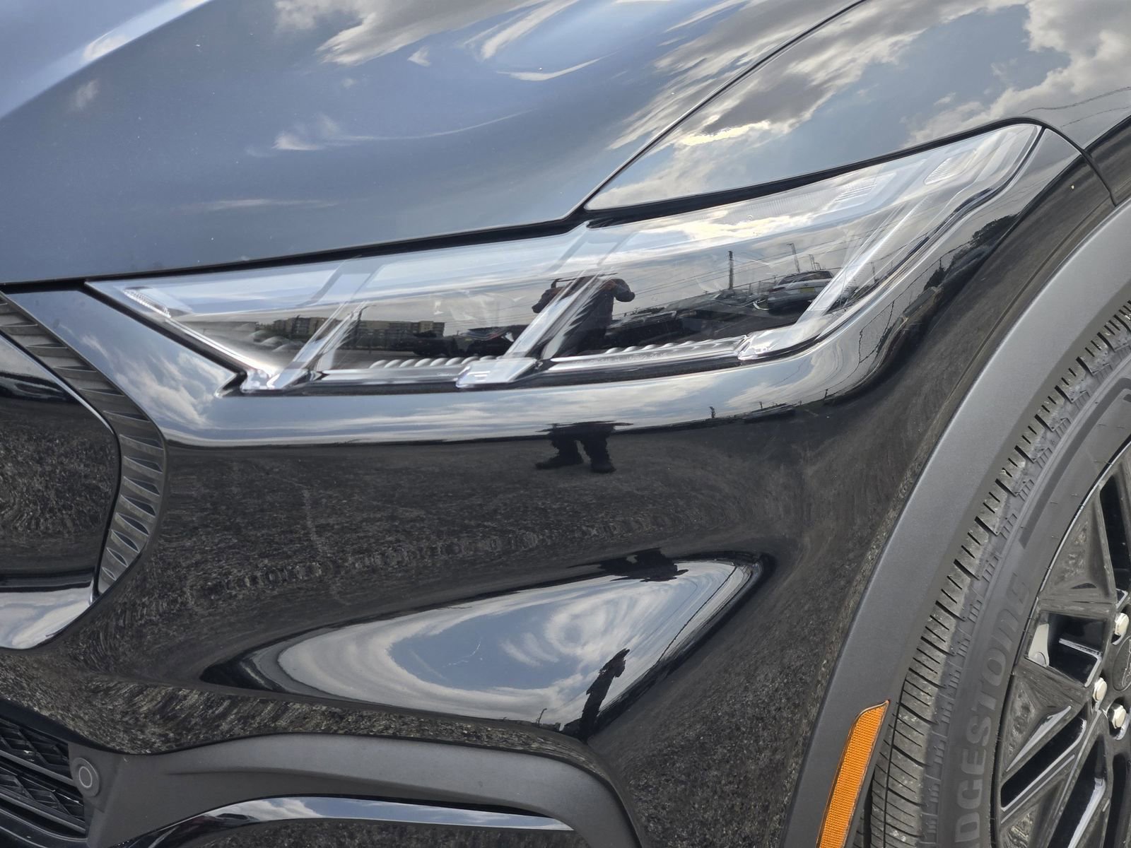 Certified 2025 Ford Mustang Mach-E Select w/ Comfort Package Lite AWD/4WD image 9