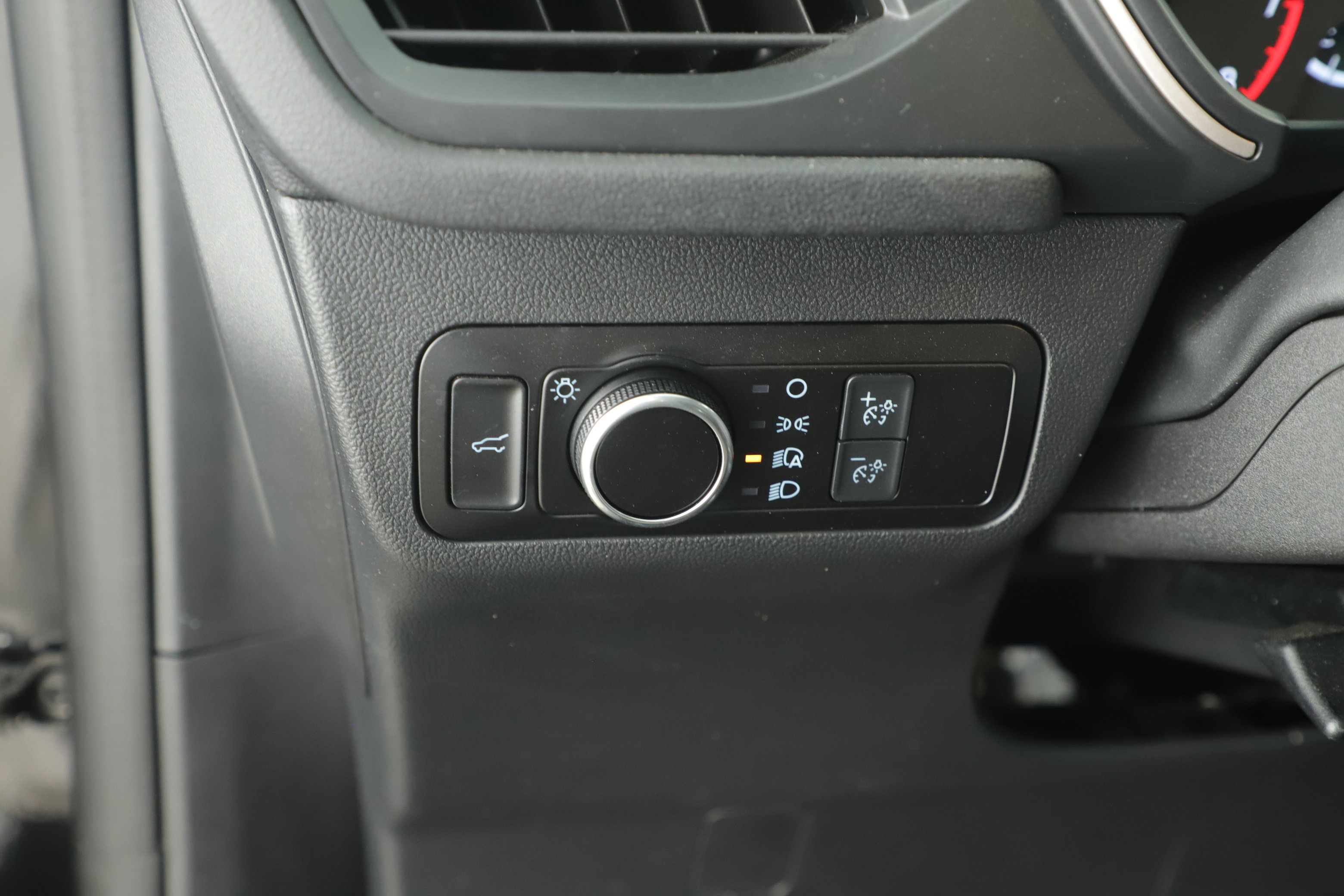 Certified 2022 Ford Escape SE w/ SE Sport Appearance Package image 14