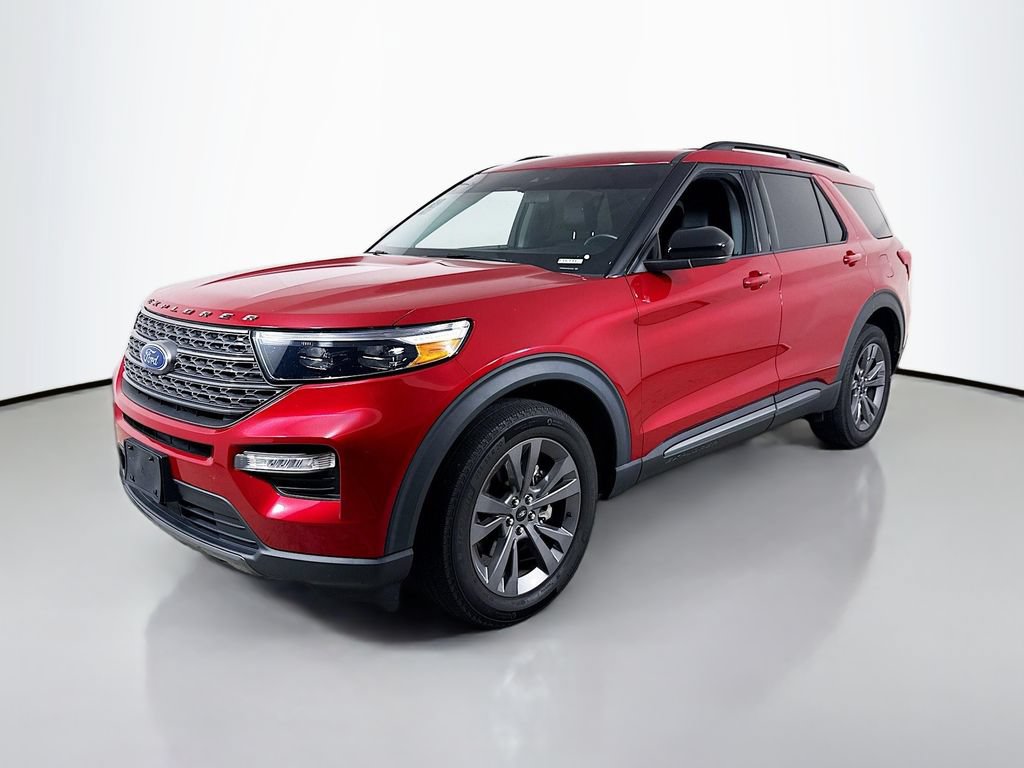 Certified 2023 Ford Explorer XLT w/ Equipment Group 202A AWD/4WD image 9