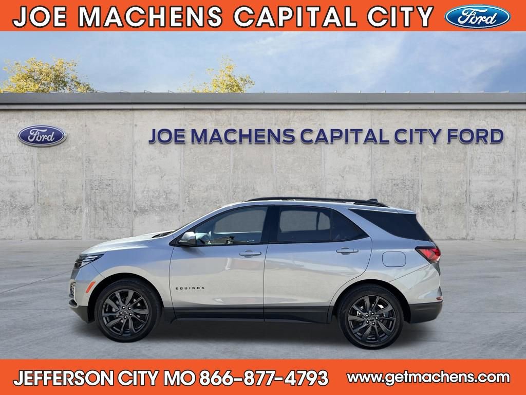 Used 2023 Chevrolet Equinox RS image 2