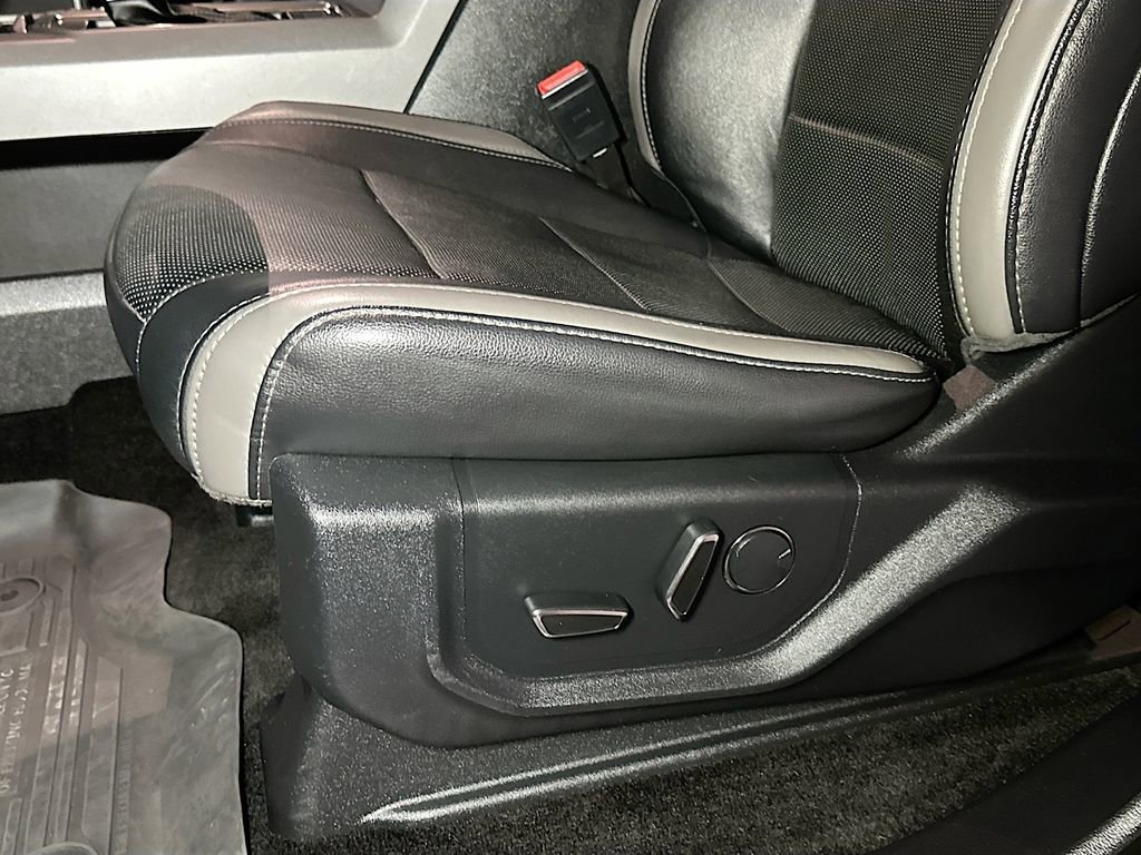 Certified 2018 Ford F150 Raptor w/ Equipment Group 802A Luxury image 18