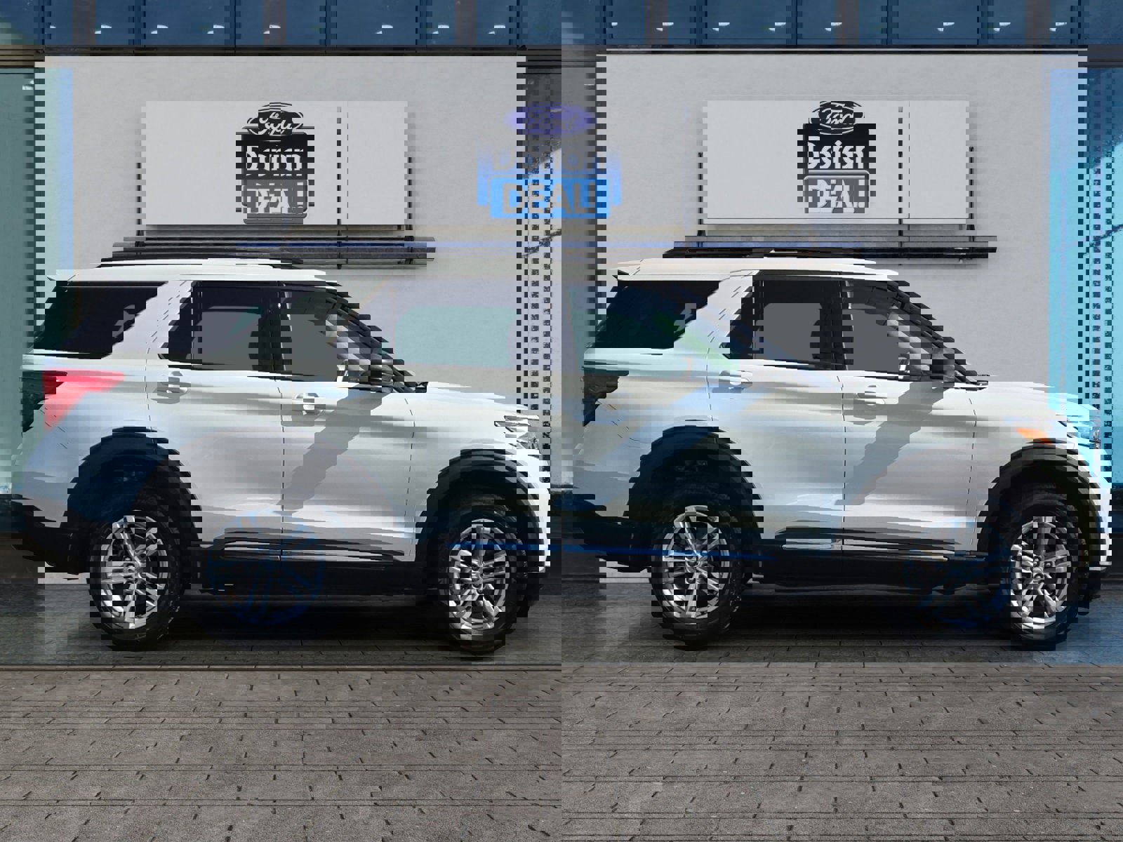 Certified 2022 Ford Explorer XLT w/ Equipment Group 202A image 6