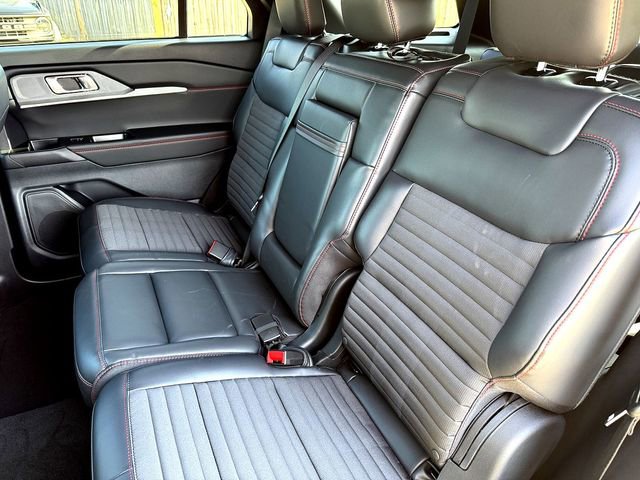 Certified 2025 Ford Explorer ST-Line image 23