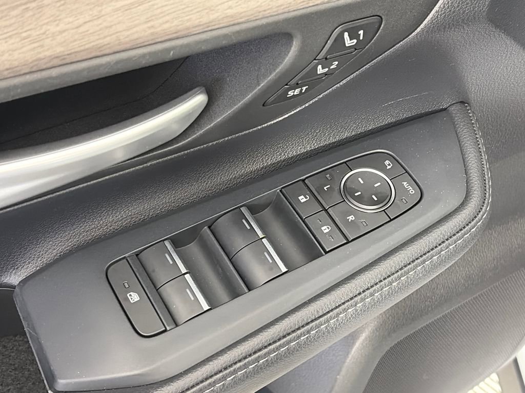 Used 2024 Toyota Grand Highlander AWD image 23