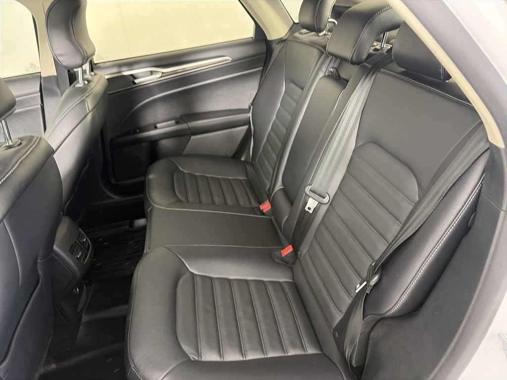 Certified 2018 Ford Fusion SE w/ Fusion SE Technology Package image 13