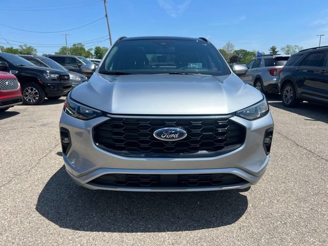 Certified 2024 Ford Escape ST-Line Elite w/ Premium Technology Package AWD/4WD image 2
